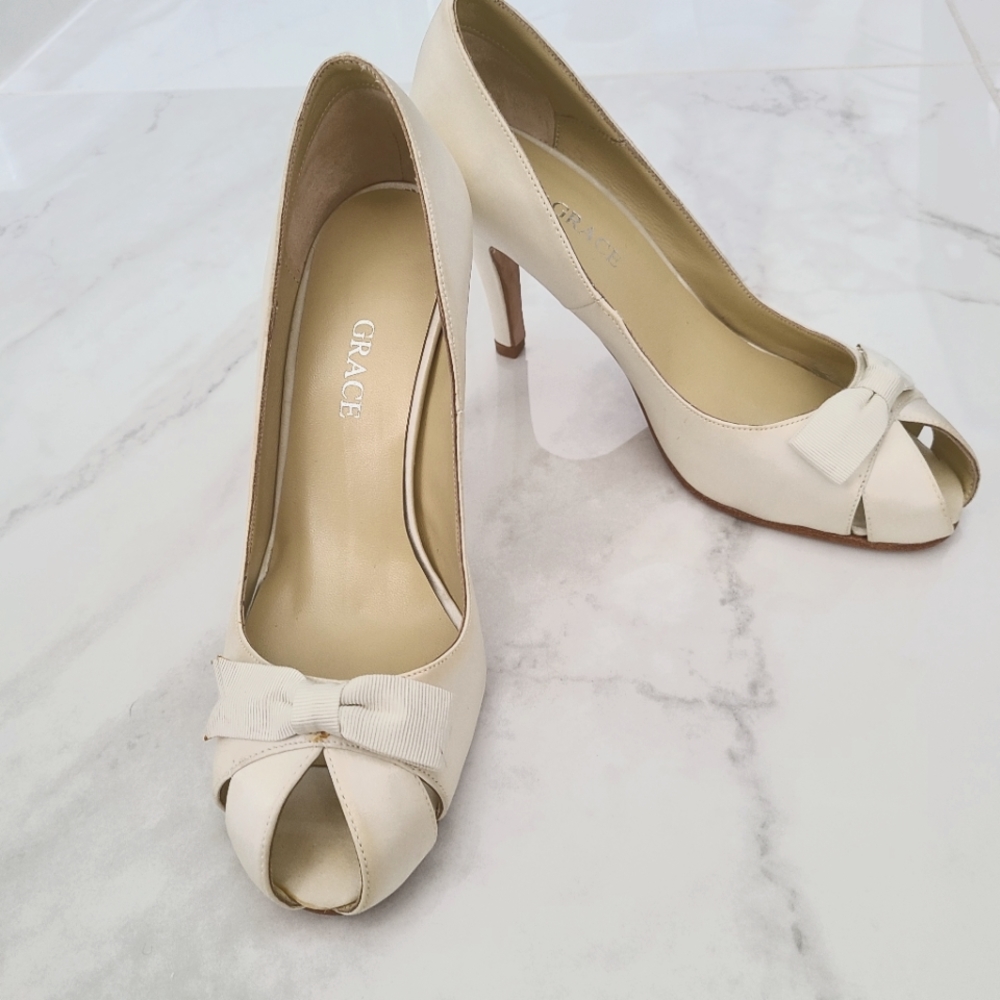 Satin silk wedding shoes